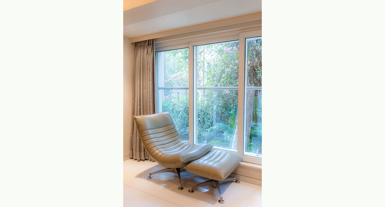 Emirates-Hills Living Room Interior